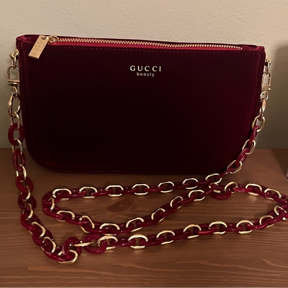 Gucci Red Velvet Chain Clutch GWP - Picture 1 of 3